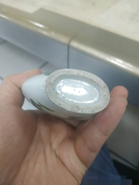 古玩陶瓷粉彩瓶拍賣，當(dāng)前價(jià)格6000元