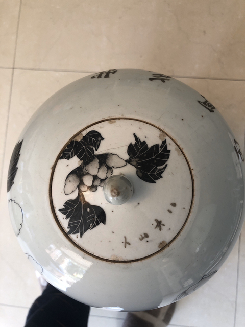 古玩陶瓷清代晚期到民國早期墨彩牡丹詩文冬瓜蓋罐拍賣，當(dāng)前價格8600元