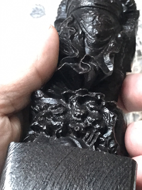 古玩雜項(xiàng)木雕關(guān)公拍賣，當(dāng)前價(jià)格198元