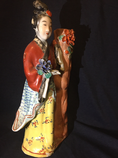 古玩陶瓷仕女塑像拍賣，當前價格9200元