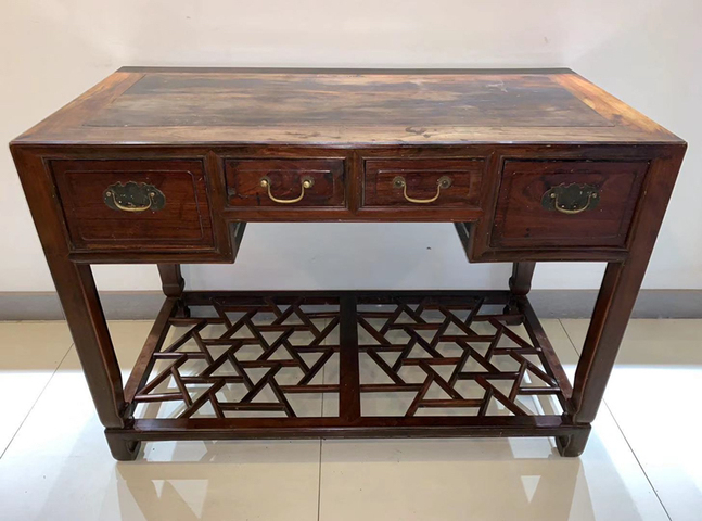 古玩雜項民國時期帶泥托書桌拍賣，當(dāng)前價格12500元