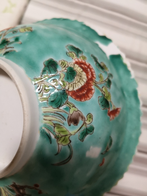 古玩陶瓷民國松石綠地粉彩四季花卉紋花口折沿碗拍賣，當前價格5500元