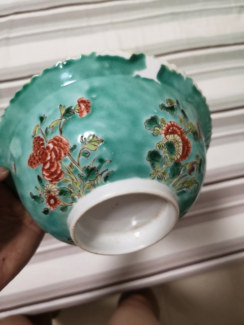 古玩陶瓷民國松石綠地粉彩四季花卉紋花口折沿碗拍賣，當前價格5500元