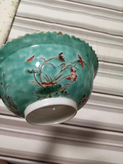 古玩陶瓷民國松石綠地粉彩四季花卉紋花口折沿碗拍賣，當前價格5500元