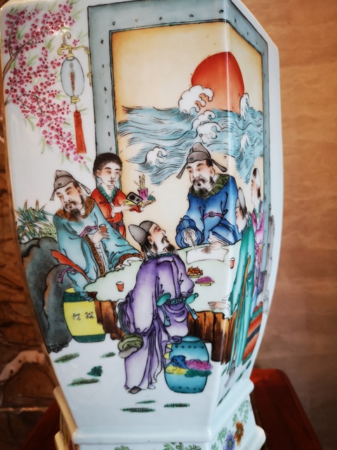 古玩陶瓷民國粉彩人物六方瓶拍賣，當前價格12800元