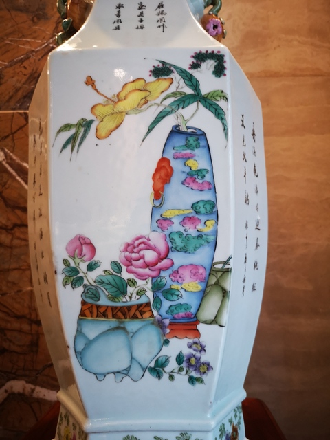 古玩陶瓷民國粉彩人物六方瓶拍賣，當前價格12800元