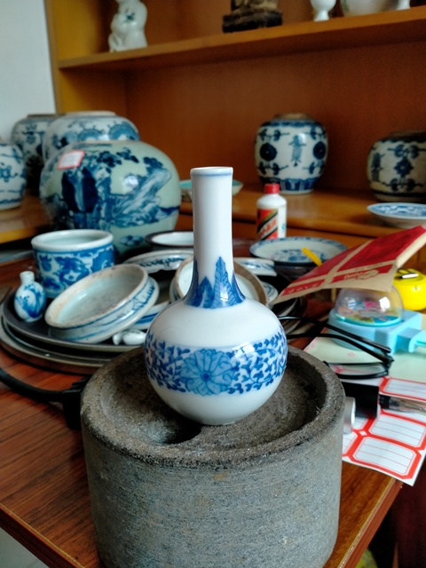 古玩陶瓷天球瓶拍賣，當前價格8800元