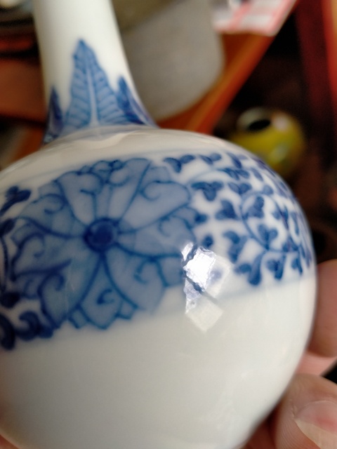 古玩陶瓷青花瓶拍賣(mài)，當(dāng)前價(jià)格7780元