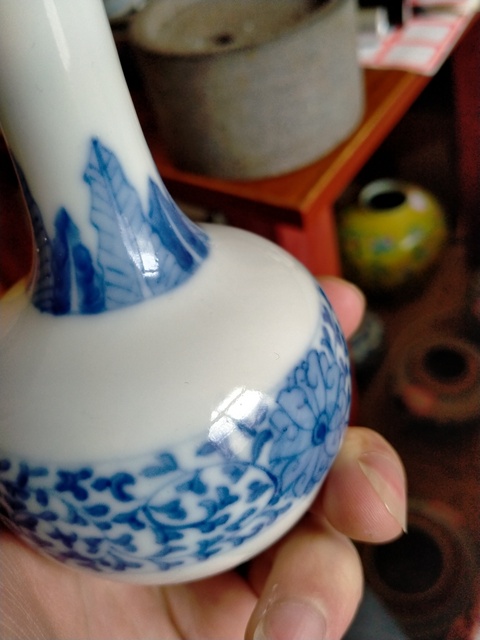 古玩陶瓷青花瓶拍賣(mài)，當(dāng)前價(jià)格7780元