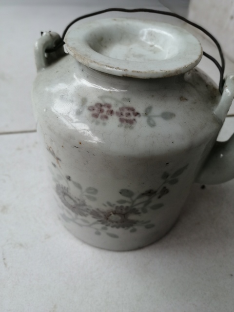 古玩陶瓷花鳥紋提梁壺拍賣，當前價格5000元