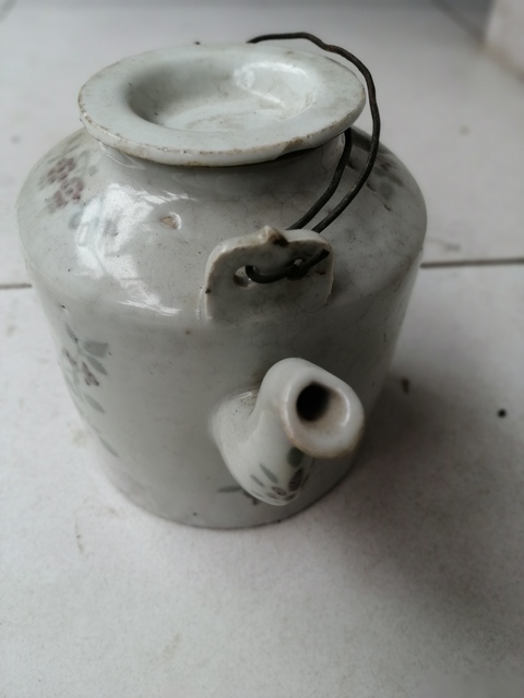 古玩陶瓷花鳥紋提梁壺拍賣，當前價格5000元