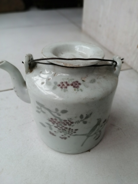 古玩陶瓷花鳥紋提梁壺拍賣，當前價格5000元