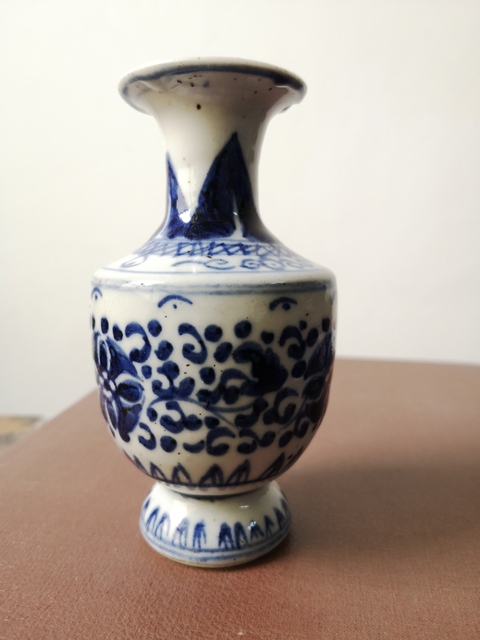 古玩陶瓷青花纏枝花卉紋瓶拍賣，當前價格6200元