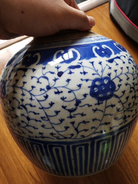 古玩陶瓷清中期風格青花花卉紋罐拍賣，當前價格7000元