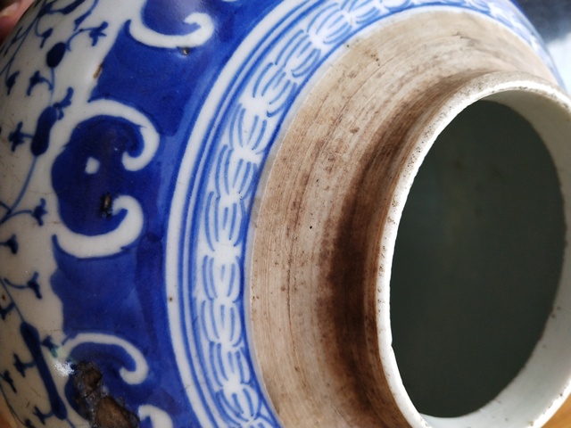 古玩陶瓷清中期風格青花花卉紋罐拍賣，當前價格7000元