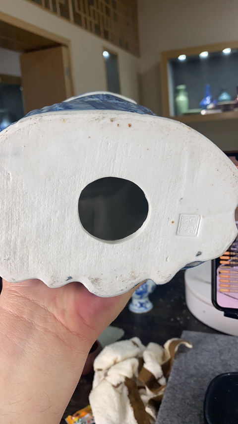 古玩陶瓷建國初期青花觀音瓷塑坐像拍賣，當前價格13800元