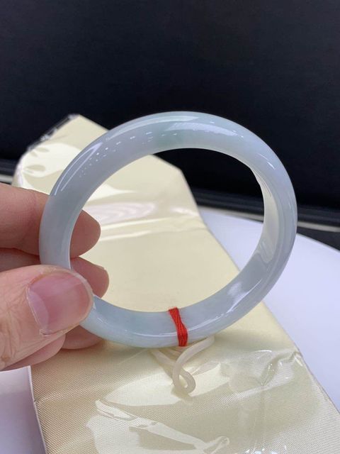 古玩玉器扁鐲子拍賣，當前價格5800元