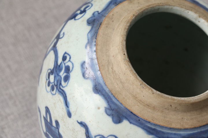 古玩陶瓷康熙花間雜寶紋青花罐拍賣，當(dāng)前價(jià)格3999元