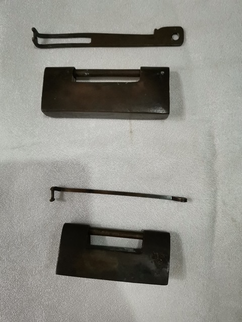 古玩銅器銅鎖兩把拍賣,當前價格999元