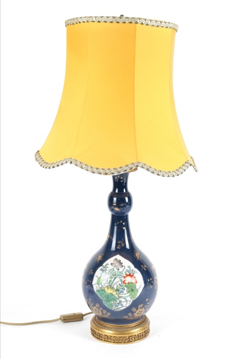 古玩陶瓷灑藍釉描金開窗粉彩花卉紋瓶拍賣，當前價格8800元