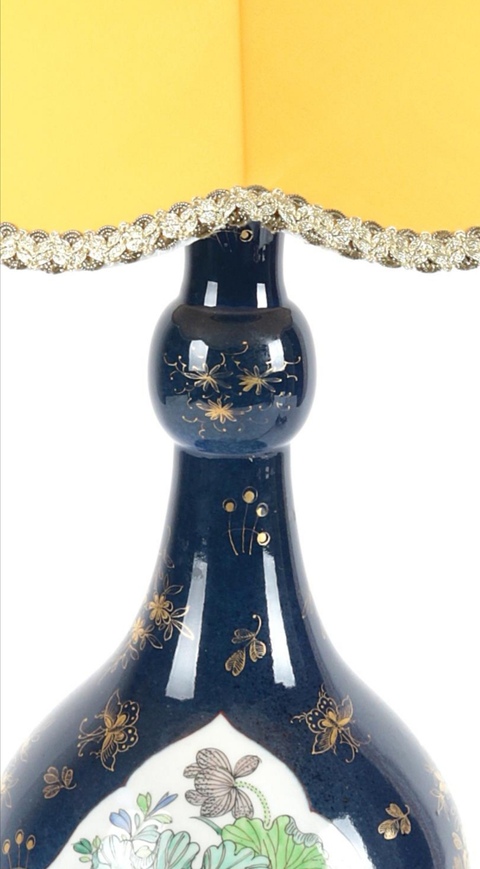 古玩陶瓷灑藍釉描金開窗粉彩花卉紋瓶拍賣，當前價格8800元