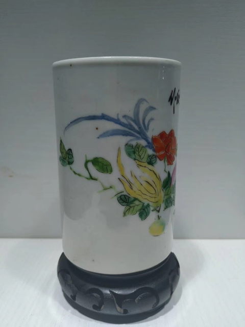 古玩陶瓷粉彩花卉紋筆筒拍賣，當前價格3800元