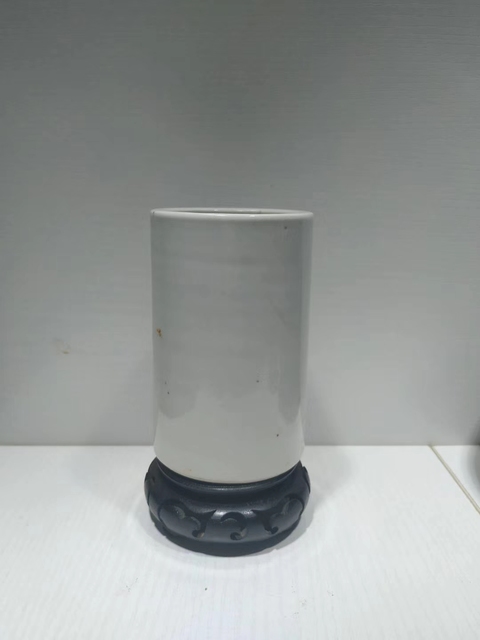 古玩陶瓷粉彩花卉紋筆筒拍賣，當前價格3800元