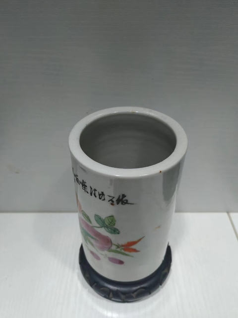 古玩陶瓷粉彩花卉紋筆筒拍賣，當前價格3800元