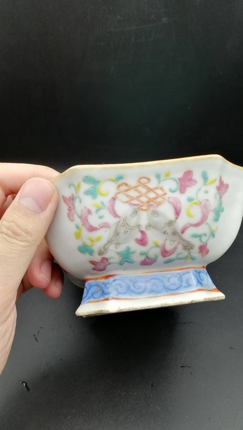 古玩陶瓷粉彩供盆拍賣，當(dāng)前價(jià)格5200元