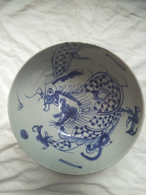 古玩陶瓷過(guò)墻龍紋青花碗拍賣，當(dāng)前價(jià)格1600元