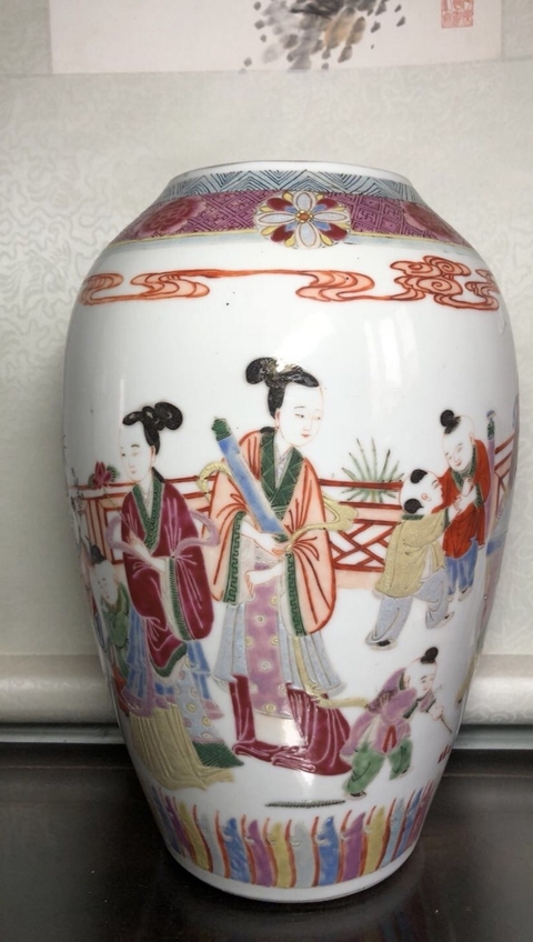 古玩陶瓷粉彩人物紋殘瓶拍賣，當(dāng)前價格7400元