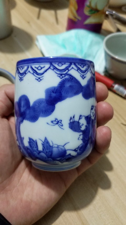 古玩陶瓷嬰戲紋青花杯拍賣，當前價格2200元