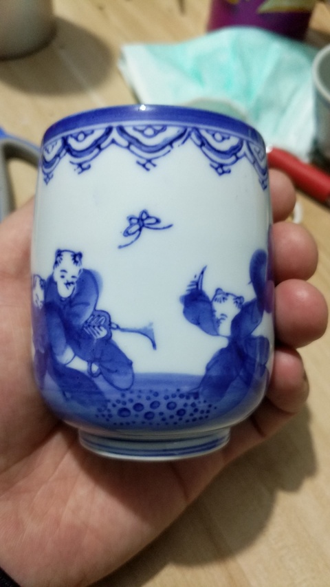 古玩陶瓷嬰戲紋青花杯拍賣，當前價格2200元