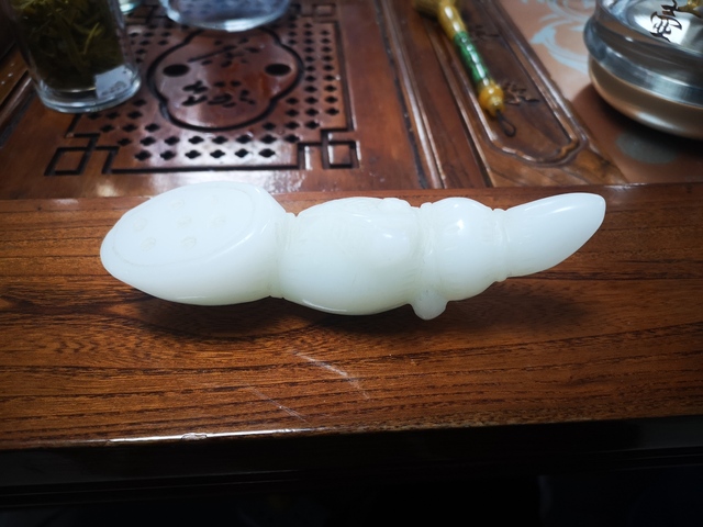 古玩玉器玉蓮藕拍賣，當前價格2800元