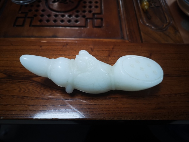 古玩玉器玉蓮藕拍賣，當前價格2800元