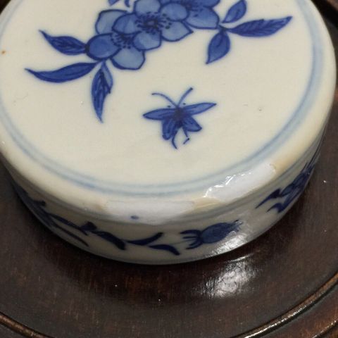 古玩陶瓷青花花鳥紋蓋罐拍賣，當前價格12400元