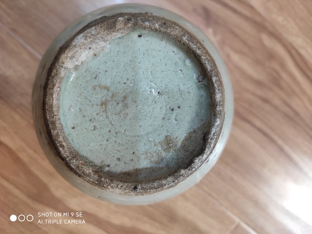 古玩陶瓷明代龍泉窯系影青花瓶拍賣，當(dāng)前價格180元