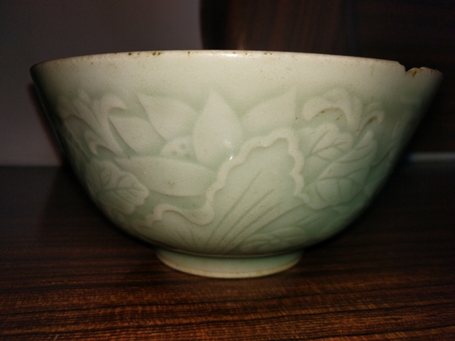 古玩陶瓷青瓷印花碗拍賣，當前價格1800元