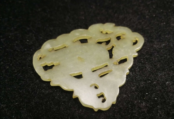 古玩玉器花片拍賣，當前價格12300元