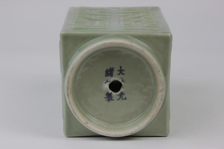 古玩陶瓷琮式瓶拍賣，當前價格10600元