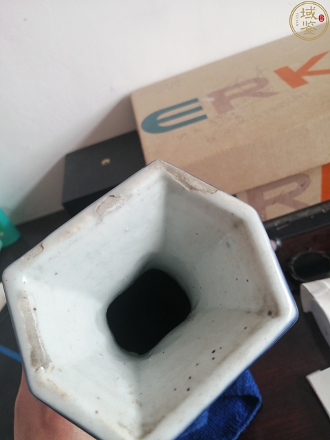 古玩陶瓷清乾隆霽藍釉描金竹紋蝠耳銜環六方瓶拍賣，當前價格4700元