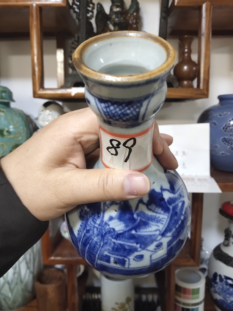 古玩陶瓷青花山水紋鼓頸瓶拍賣，當前價格13500元