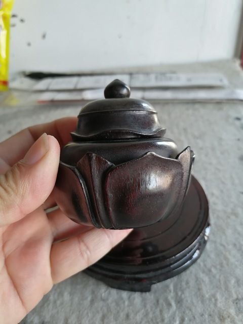 古玩雜項紫檀木雕刻蓮花型小罐拍賣，當前價格3800元