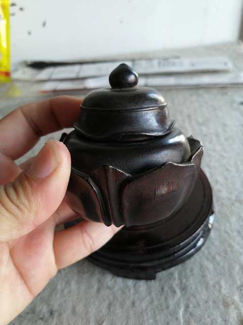 古玩雜項紫檀木雕刻蓮花型小罐拍賣，當前價格3800元