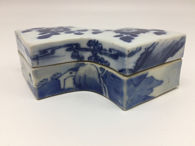 古玩陶瓷清光緒青花山水紋方勝形印盒拍賣，當(dāng)前價格6000元