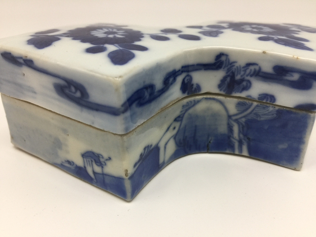 古玩陶瓷清光緒青花山水紋方勝形印盒拍賣，當(dāng)前價格6000元