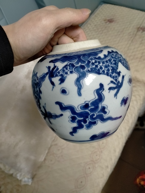 古玩陶瓷龍紋青花罐拍賣(mài)，當(dāng)前價(jià)格12000元