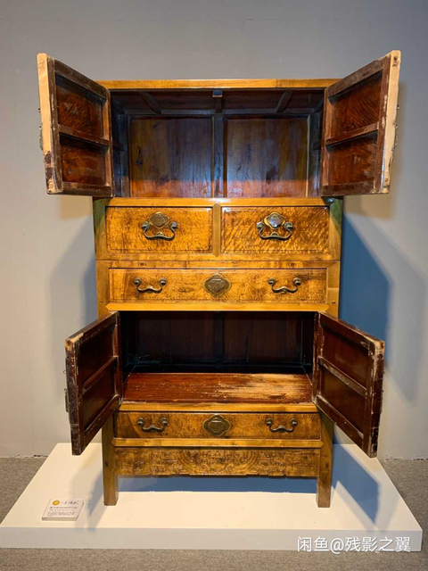 古玩雜項清代晚期金絲楠木柜拍賣，當前價格13800元