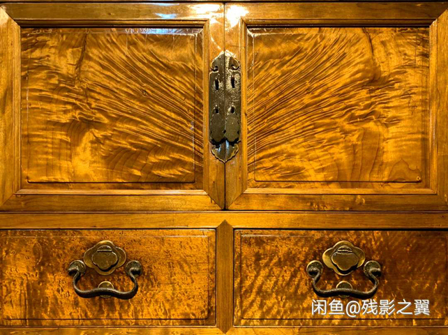 古玩雜項清代晚期金絲楠木柜拍賣，當前價格13800元