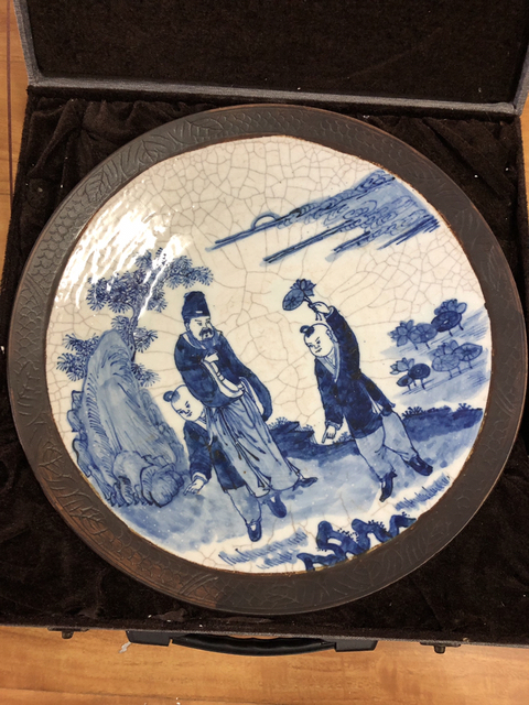 古玩陶瓷青花盤(pán)拍賣，當(dāng)前價(jià)格11000元